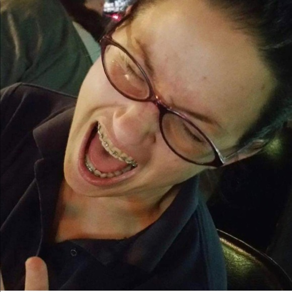 Meet your Posher, Lorna - Picture 2 of 5